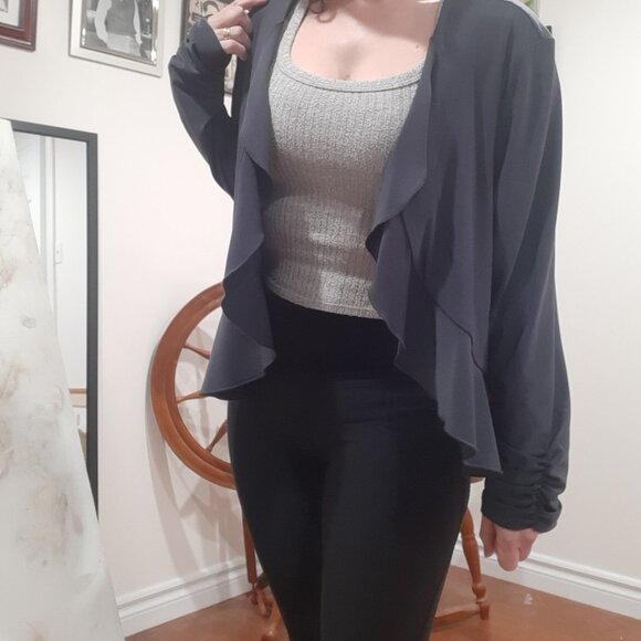 Picadilly ruffle shrug made in Canada - Picture 12 of 12